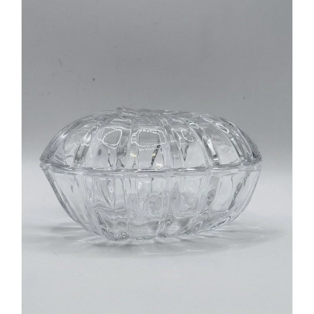 Vintage Clear Glass Heart Shaped Trinket Box Covered Candy Dish Jewelry Box 4.5”